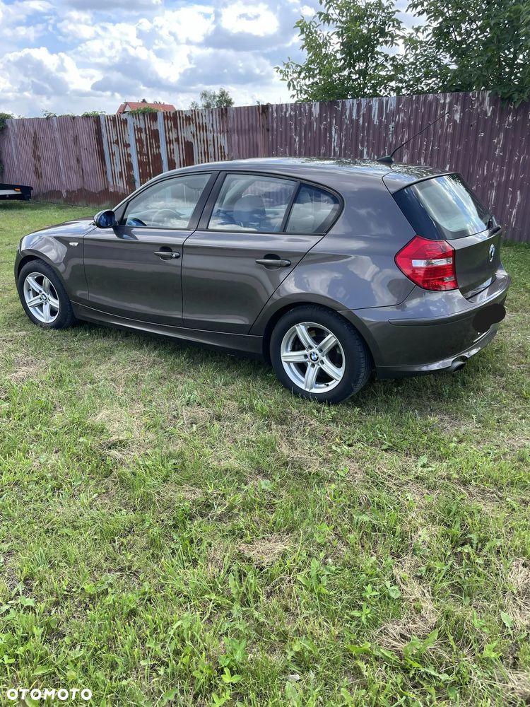 BMW Seria 1 120d DPF Edition Sport - 6
