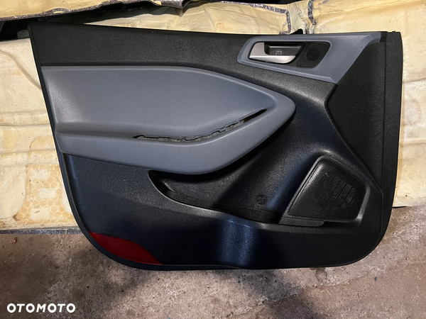 Tapicerka drzwi lewy przód Hyundai I20 II 2015-2020R