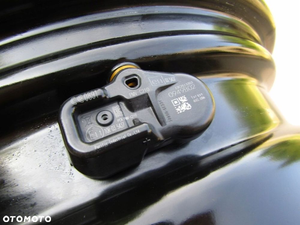 1x Felga 16 Toyota Avensis III Prius Verso 6,5j 5x114,3 ET39 - 6