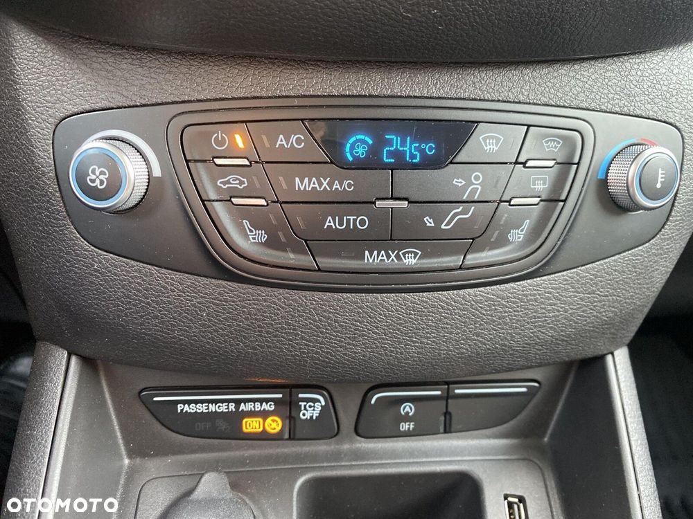 Ford Tourneo Courier - 28