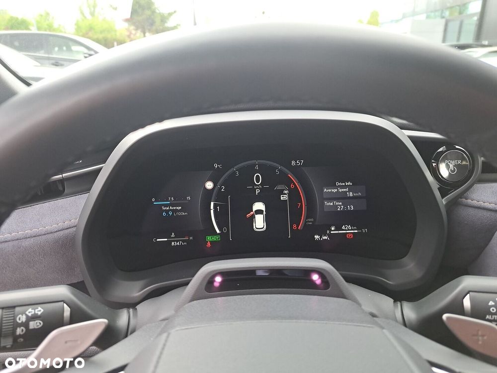 Lexus LBX - 12