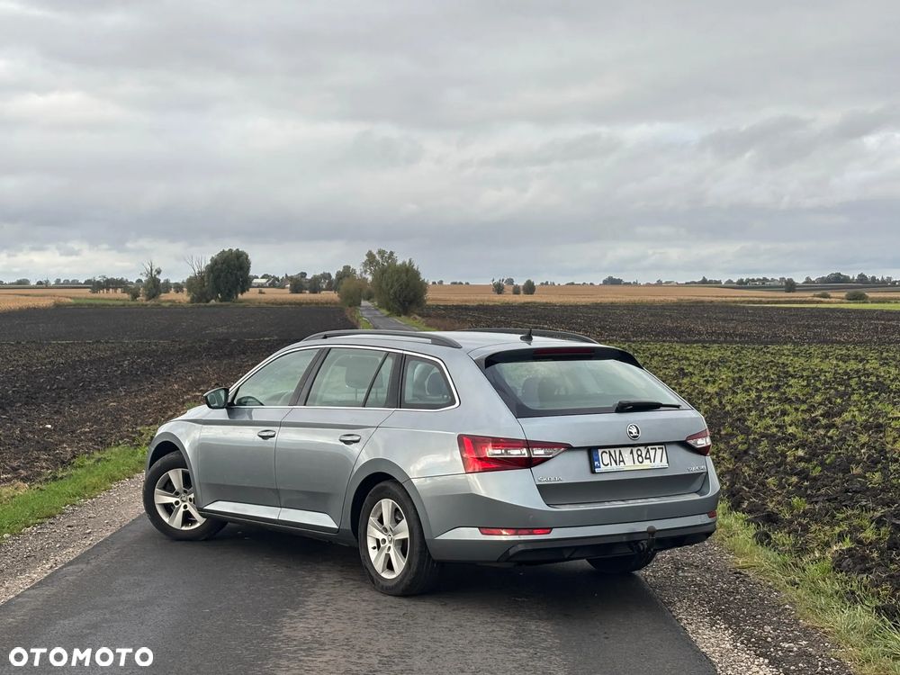 Skoda Superb 1.6 TDI Ambition DSG - 7