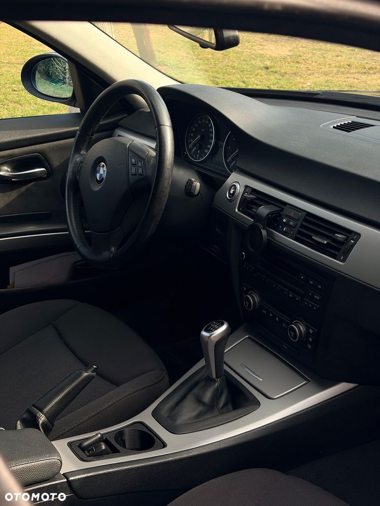 BMW Seria 3 318i Edition Lifestyle - 16