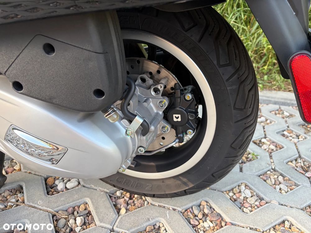 Vespa GTS - 12