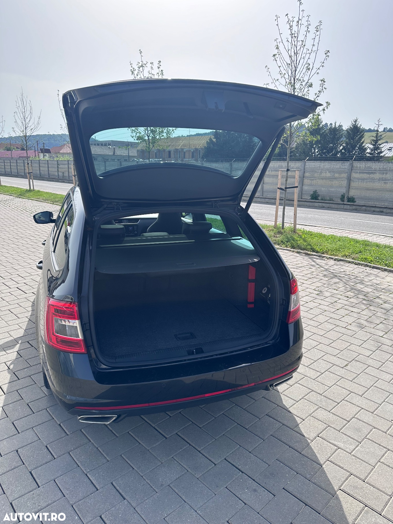 Skoda Octavia 2.0 TDI DSG RS - 4