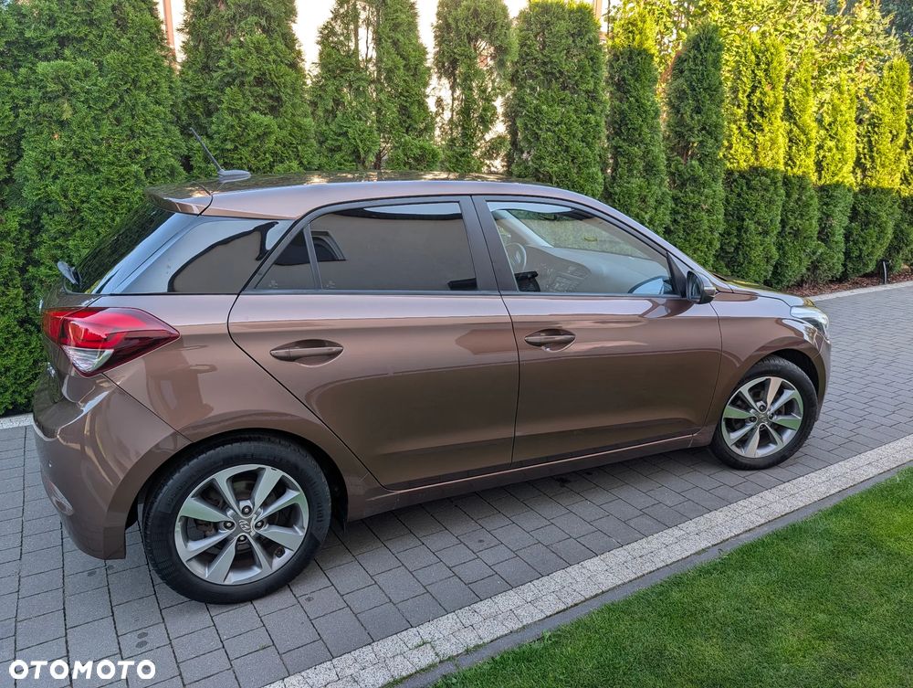 Hyundai i20 - 17