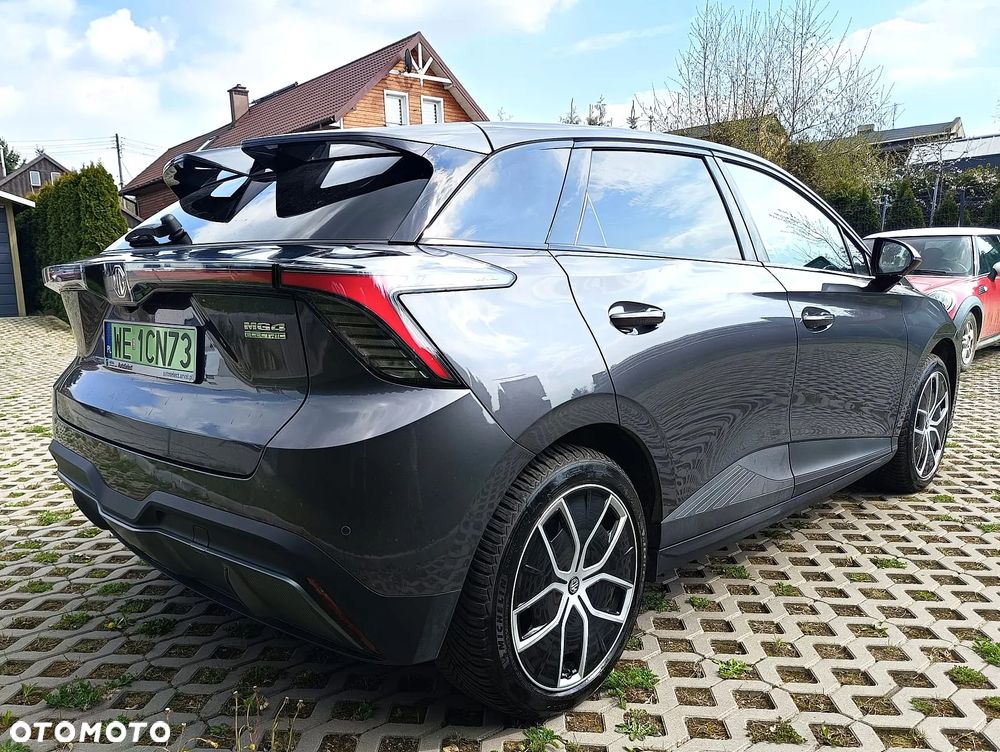 MG 4 Luxury 64 kWh - 34