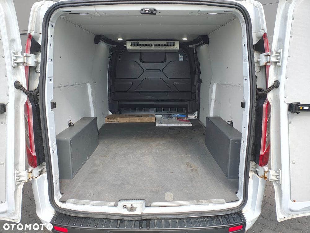 Ford TRANSIT CUSTOM - 22