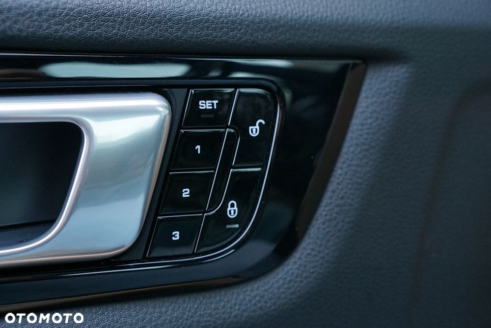 Porsche Cayenne Standard - 17