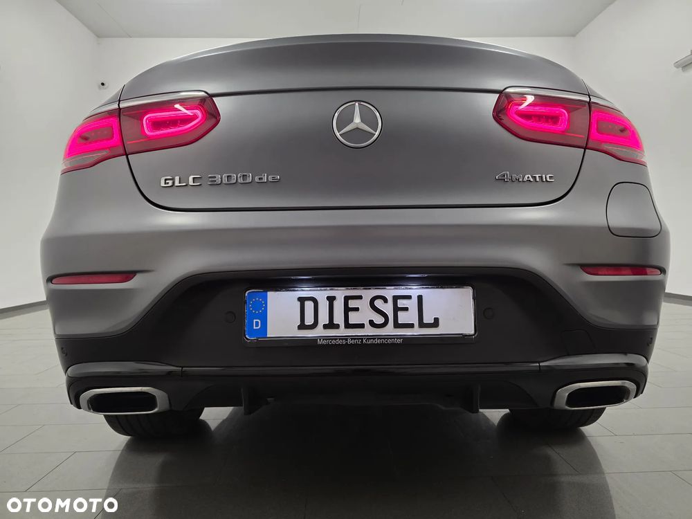 Mercedes-Benz GLC 300 de 4Matic 9G-TRONIC AMG Line Plus - 38