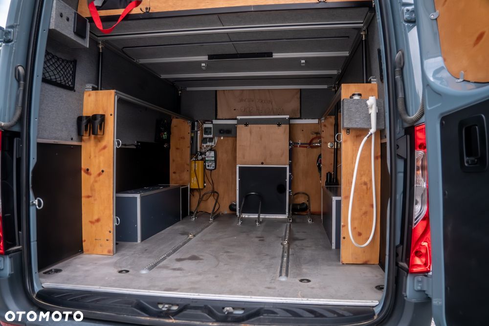 Mercedes-Benz Sprinter 319 - 18
