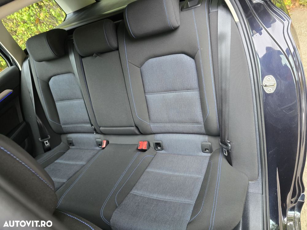 Volkswagen Passat - 30