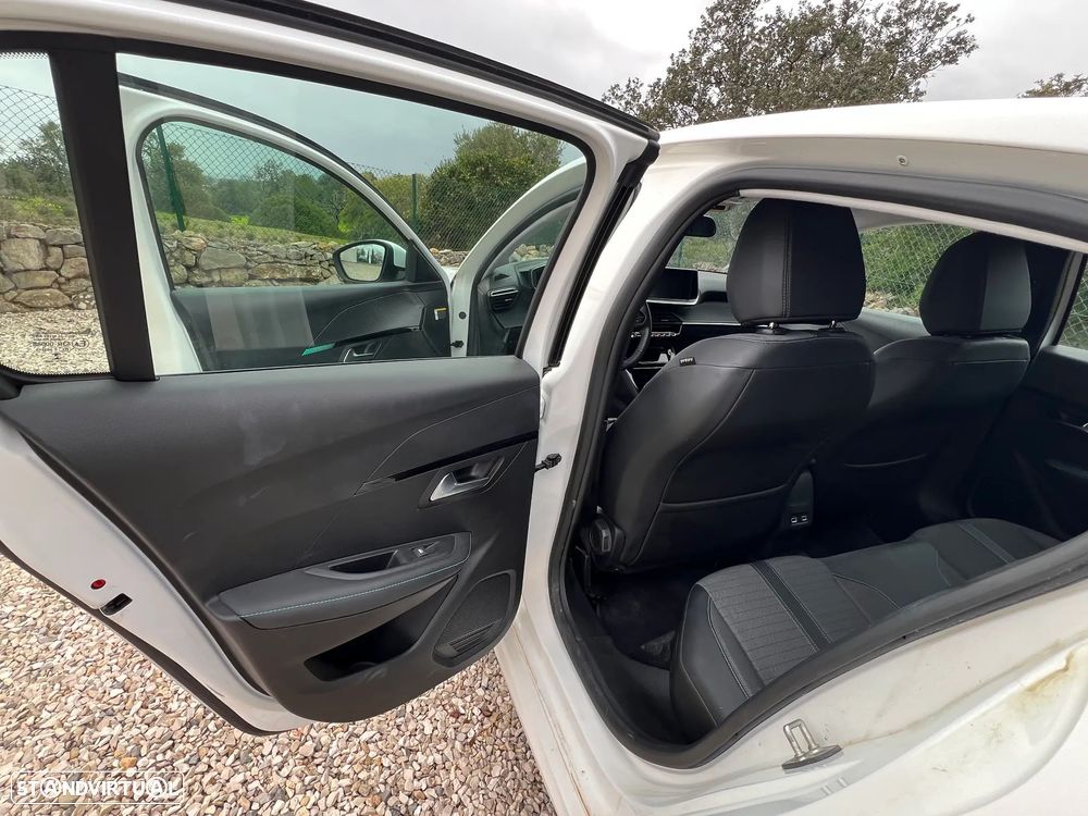 Peugeot 208 1.2 PureTech Allure EAT8 - 30