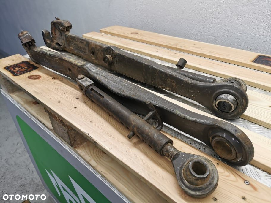 Haki podnośnika Massey Ferguson 3080 {Prawe dolne} - 5