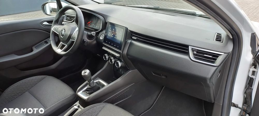 Renault Clio - 10