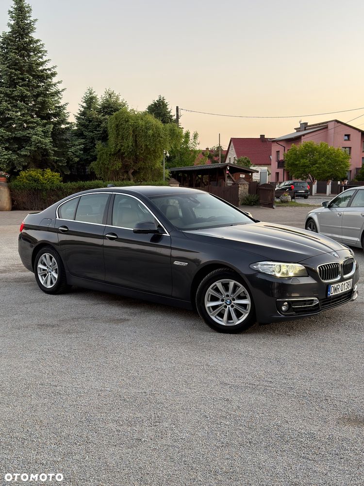 BMW Seria 5 520d Luxury Line - 2
