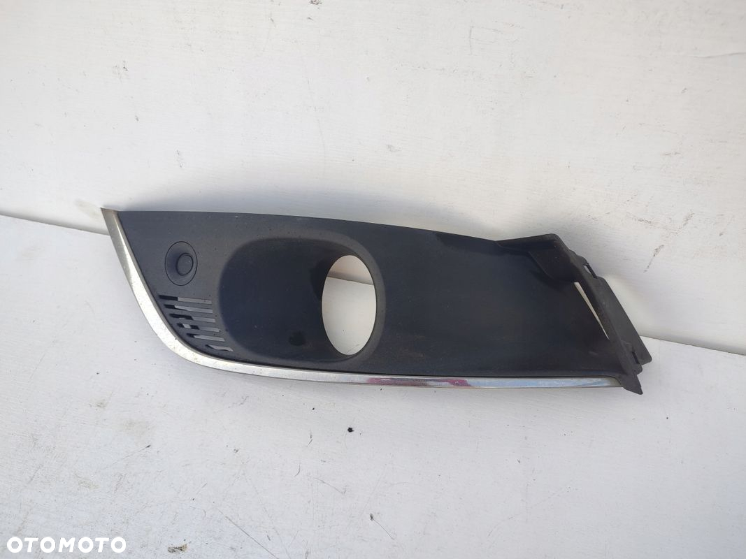 Kratka zderzaka halogenu prawy przód RENAULT MEGANE IV 253A70072R PDC - 2