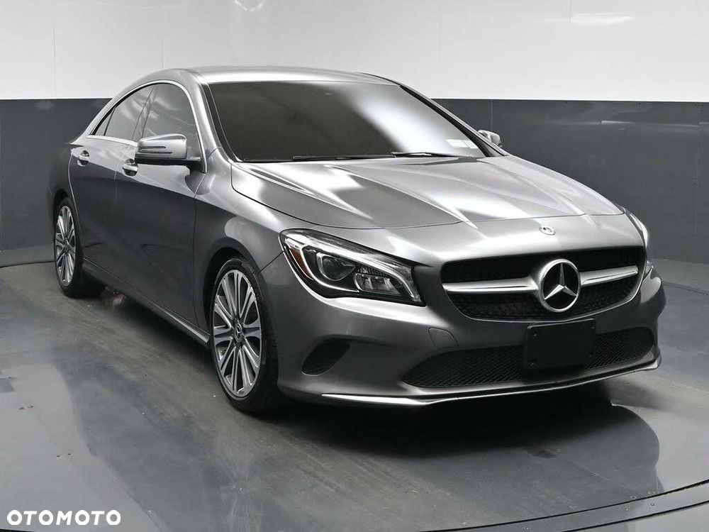 Mercedes-Benz CLA 250 4-Matic - 5