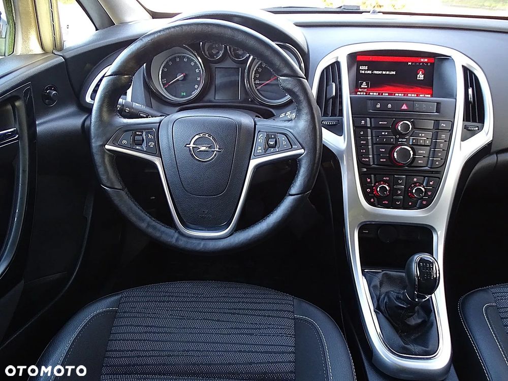 Opel Astra 1.4 Turbo Cosmo - 33