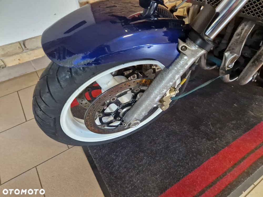 Suzuki GSX - 35
