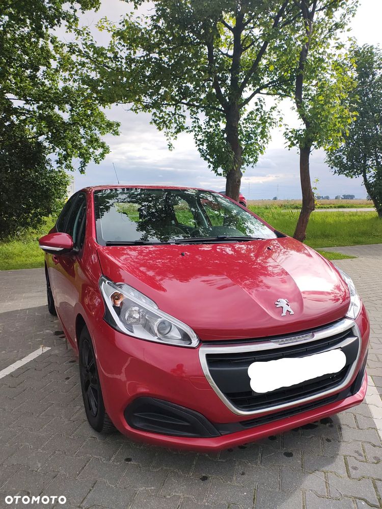 Peugeot 208 - 1