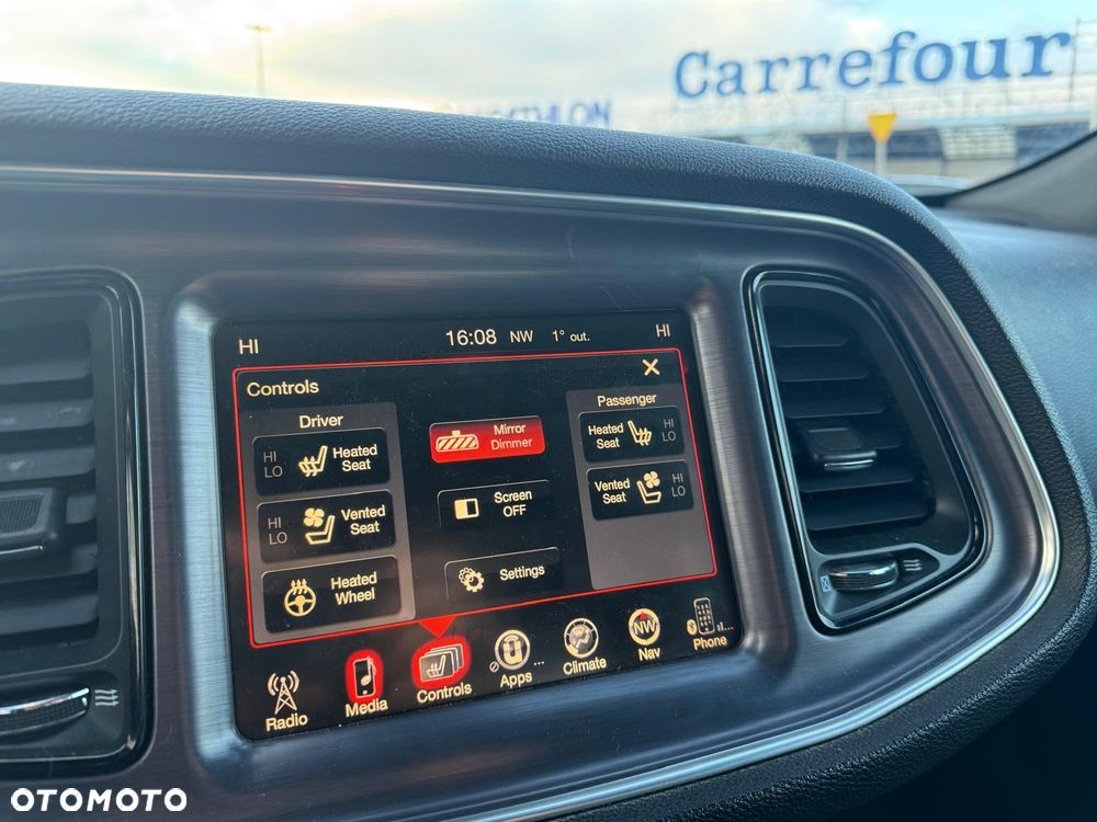 Dodge Challenger - 9