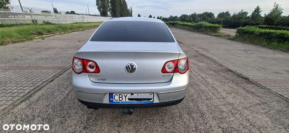 Volkswagen Passat 2.0 TDI DPF Highline DSG - 4
