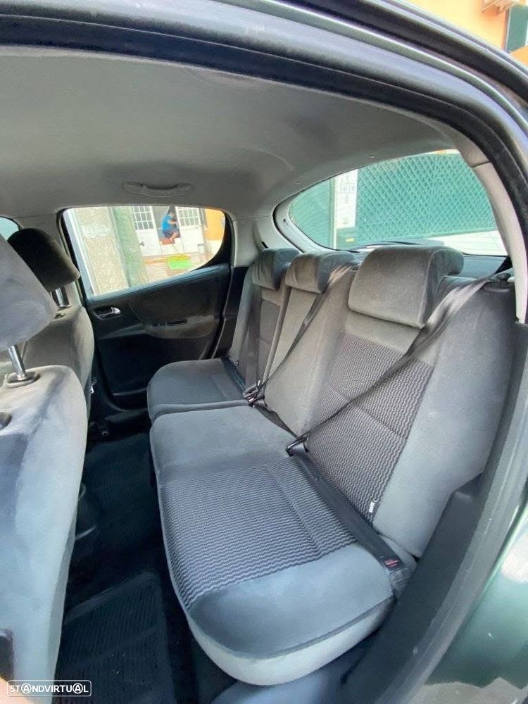 Peugeot 207 1.4 16V Trendy - 8