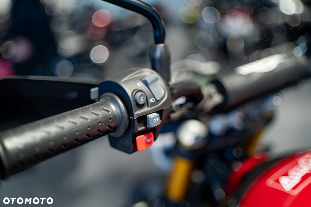 Triumph Scrambler - 18