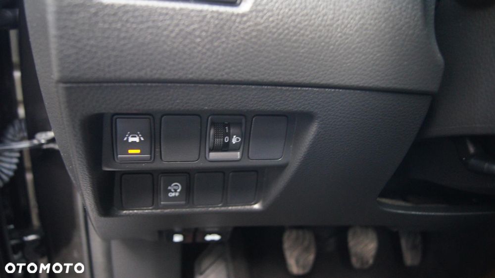 Nissan Qashqai 1.3 DIG-T N-Connecta - 25