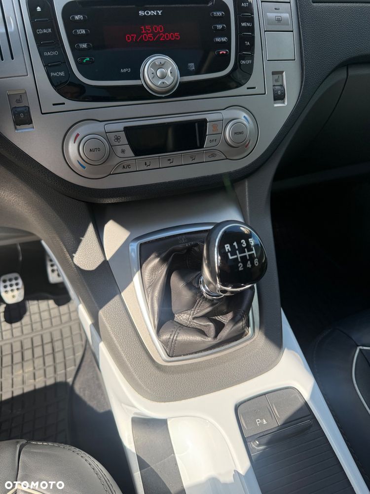 Ford Kuga 2.0 TDCi 4x4 Titanium - 15