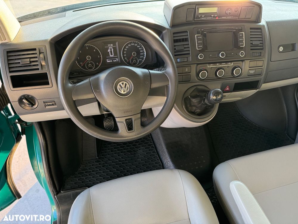 Volkswagen Caravelle - 14