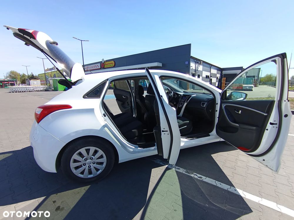 Hyundai i30 1.6 CRDi Classic + - 7