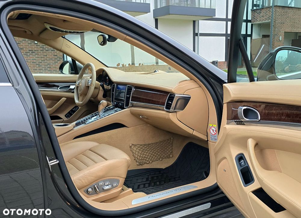 Porsche Panamera 4S PDK - 8