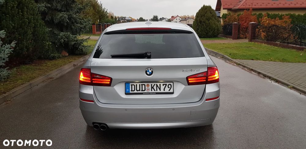 BMW Seria 5 525d Touring Sport-Aut - 15