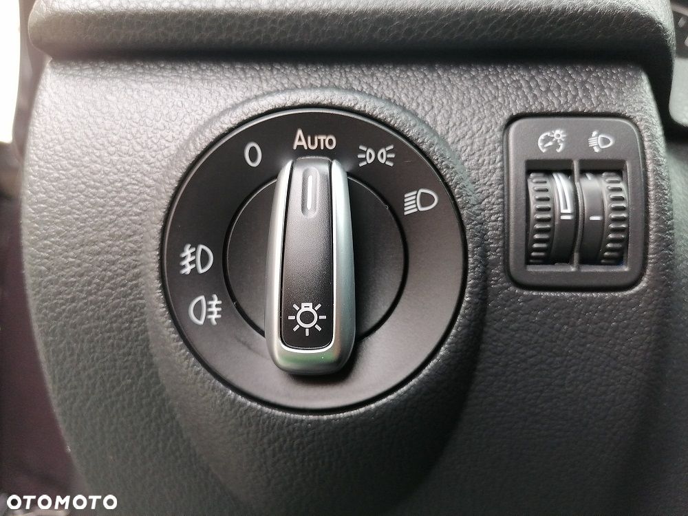 Volkswagen Tiguan 2.0 TDI DPF BlueMotion Technology Lounge Sport & Style - 28