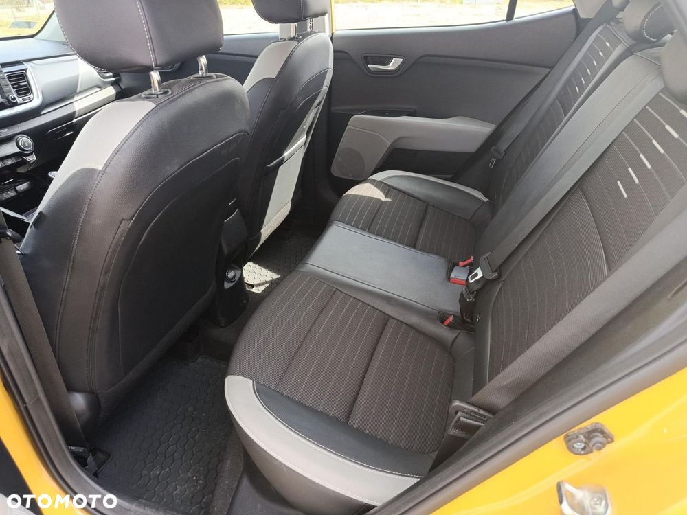 Kia Stonic 1.4 L - 14