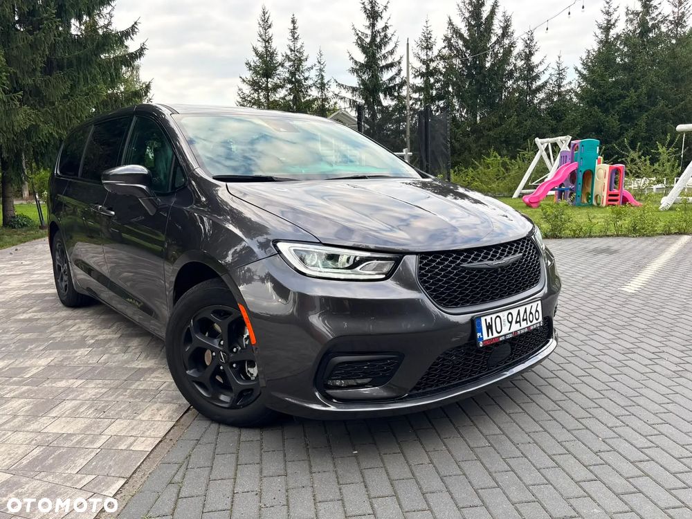 Chrysler Pacifica - 1