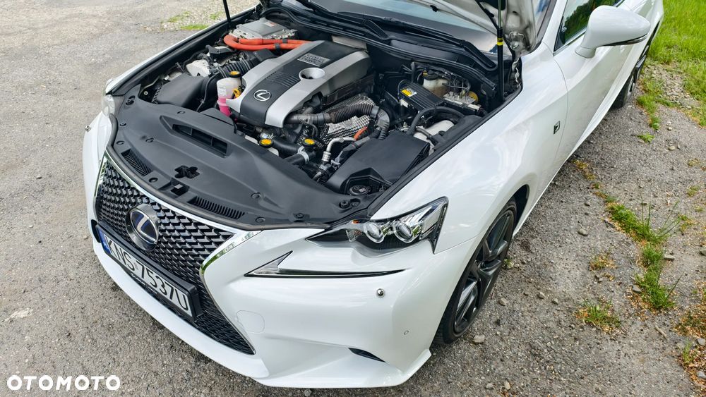 Lexus IS 300h F Sport - 12