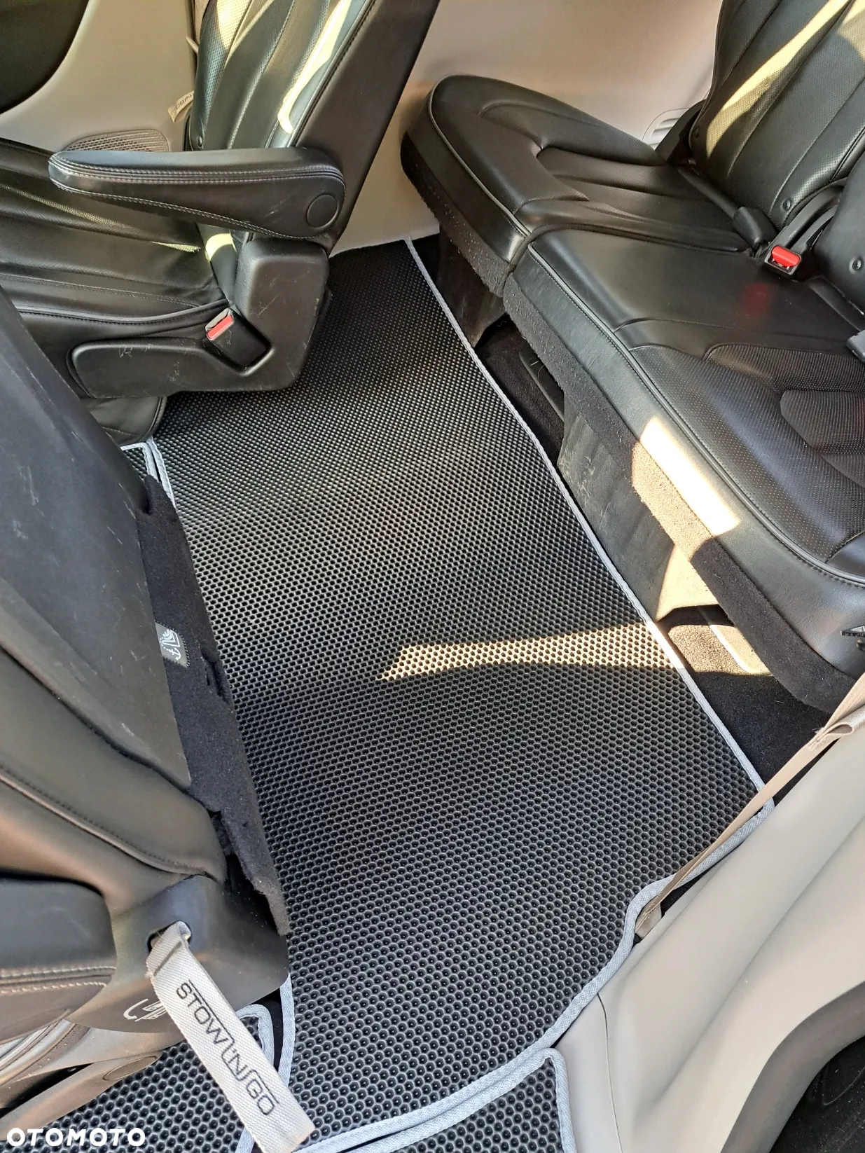 Chrysler Pacifica - 25