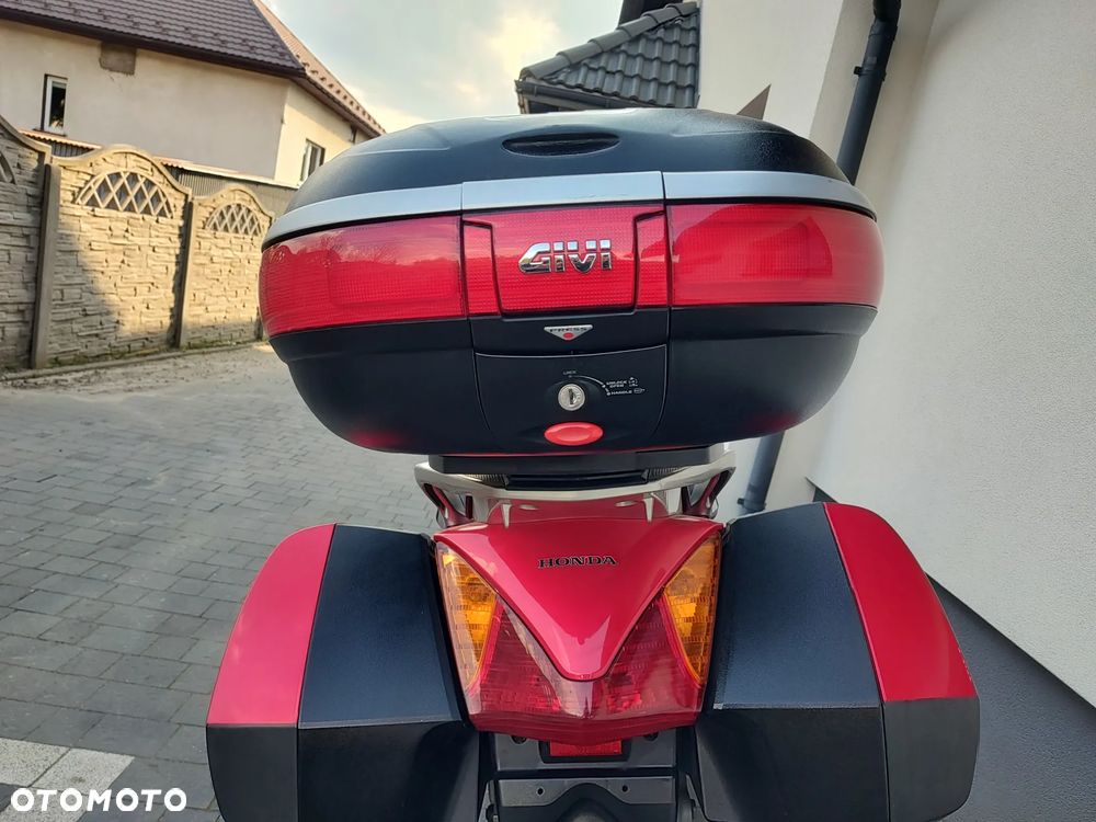 Honda ST - 16