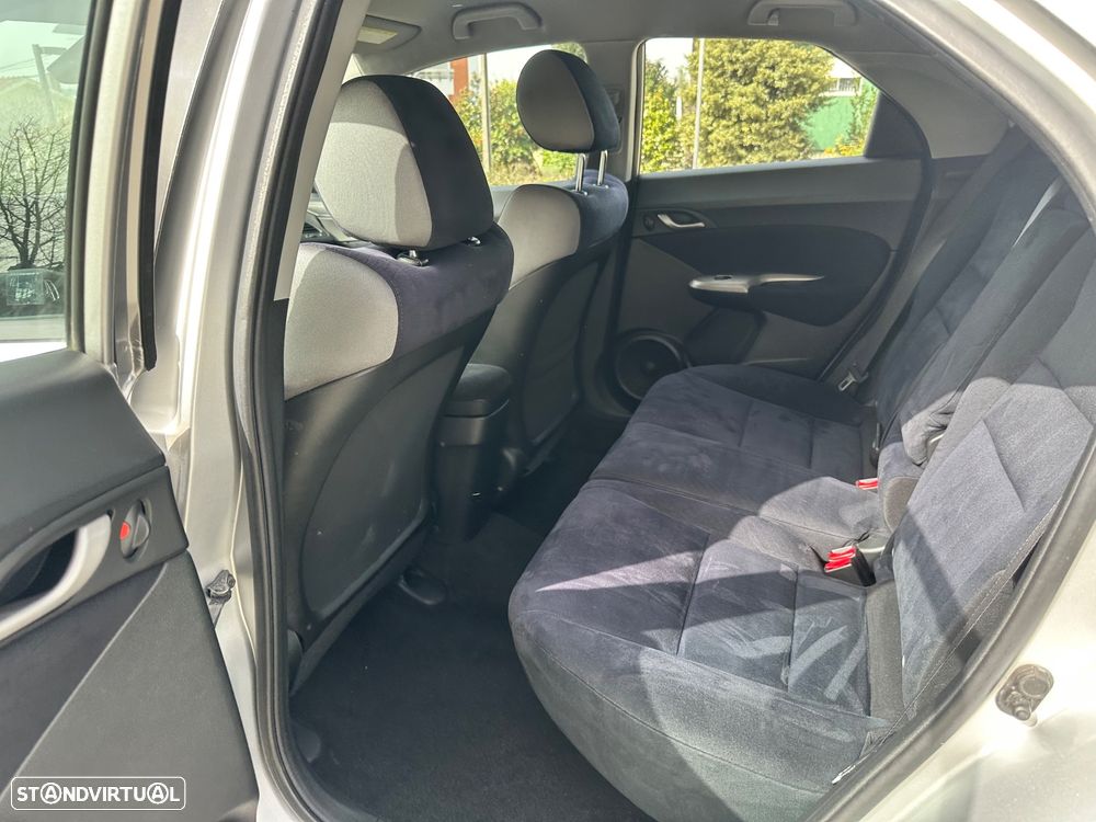 Honda Civic 1.4 Comfort - 22