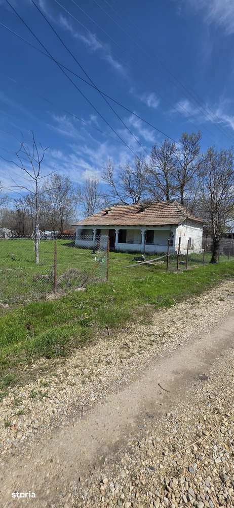 Casa de vânzare pe teren de 1550 mp - Imagine principală: 2/7