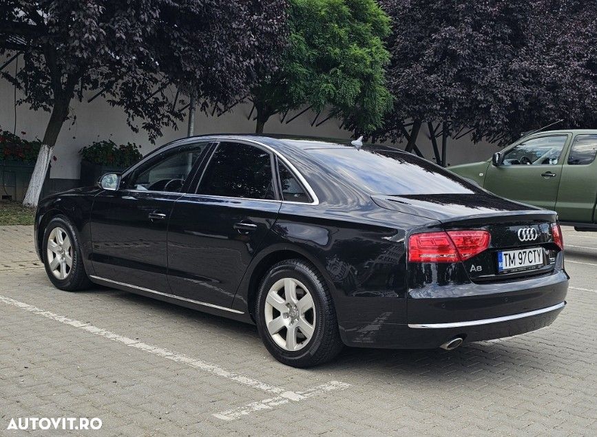Audi A8 2013 photo 2