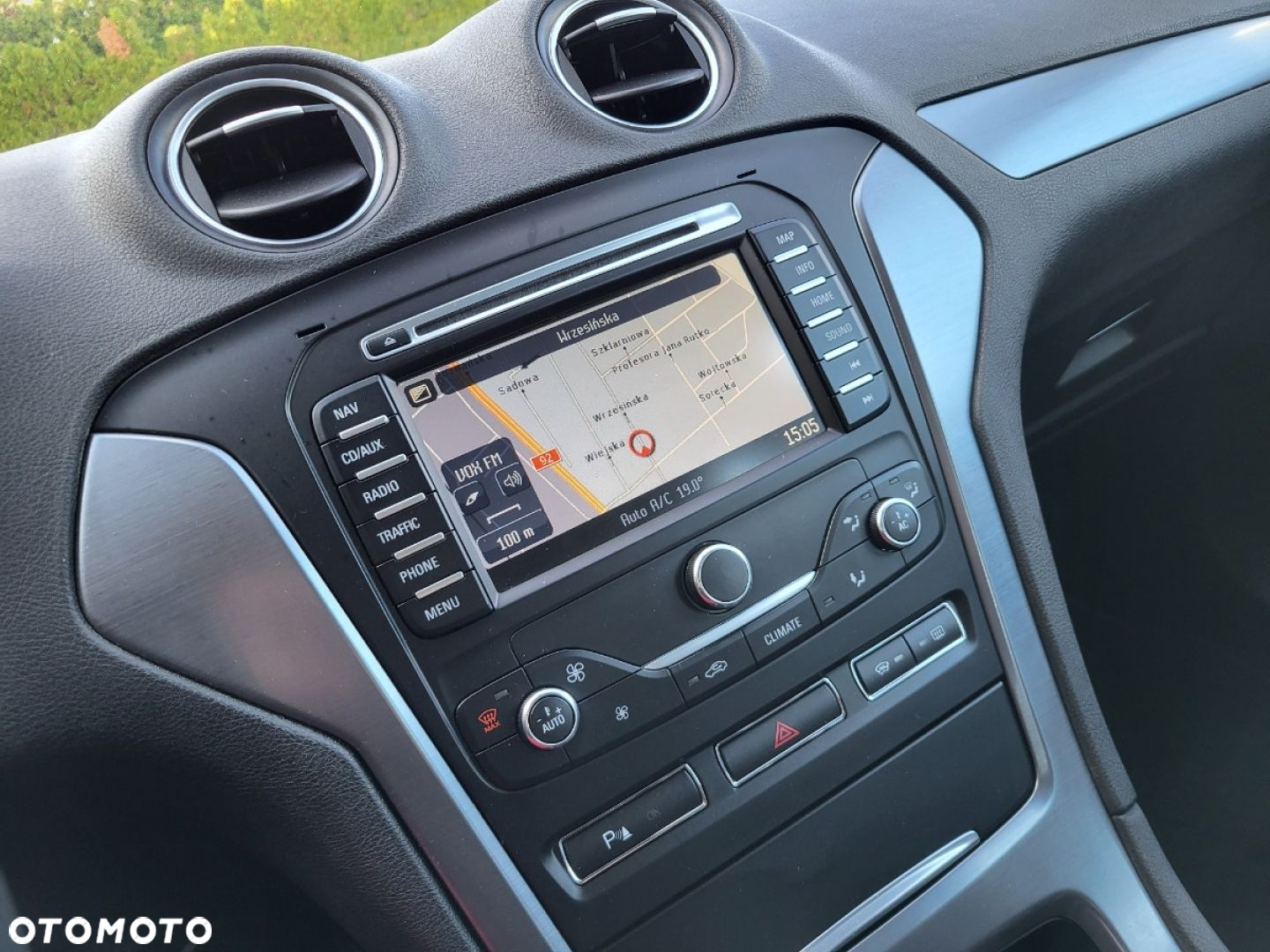 Ford Mondeo - 10