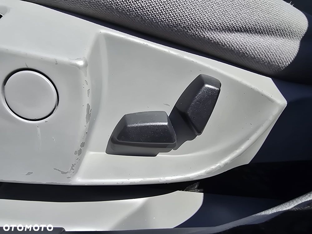 BMW Seria 5 523i - 20