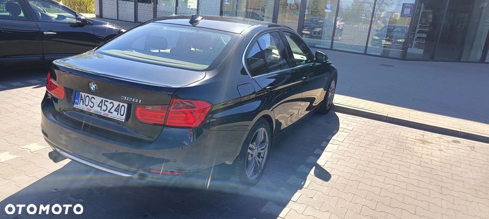 BMW Seria 3 328i Luxury Line - 6