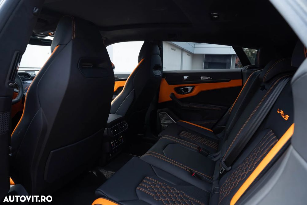 Lamborghini URUS - 35