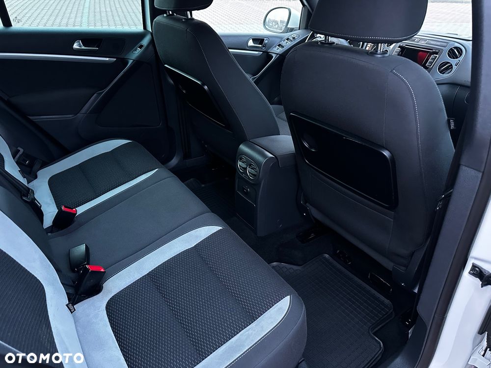 Volkswagen Tiguan 2.0 TDI 4Mot Perfectline R-Style DSG - 13