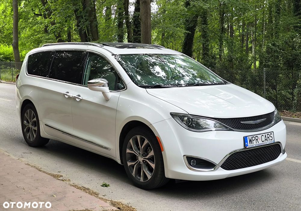 Chrysler Pacifica - 7